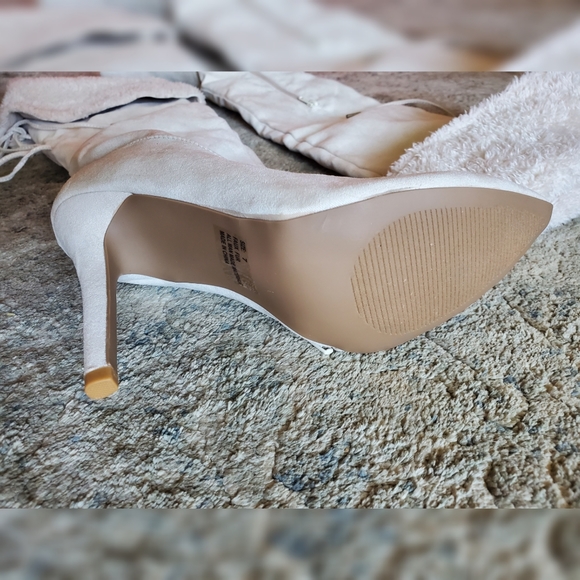 Sexy Boots, size 7 US, 4 inch heel - Picture 3 of 5